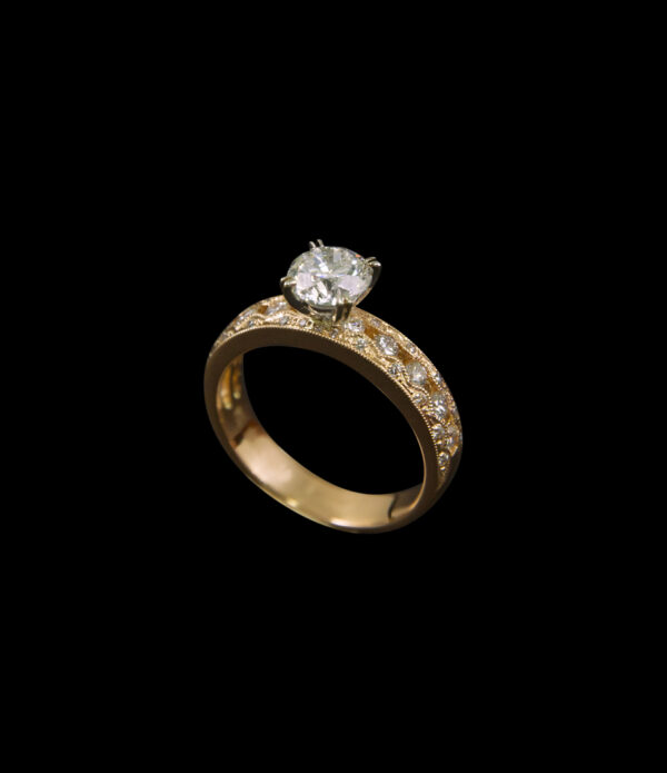 EASTERN TALE DIAMOND RING