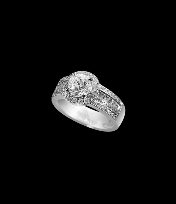 ROYAL CHIC DIAMOND RING