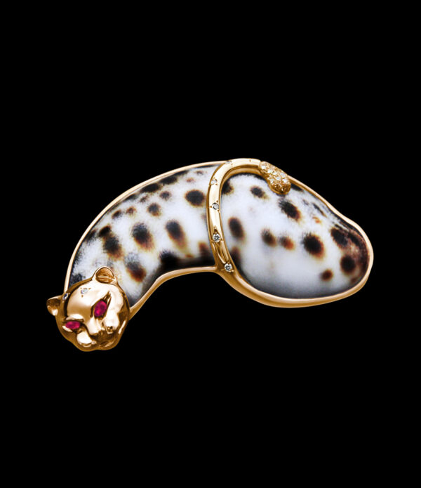 LEOPARD PATTERN SHELL BROOCH WITH DIAMONDS